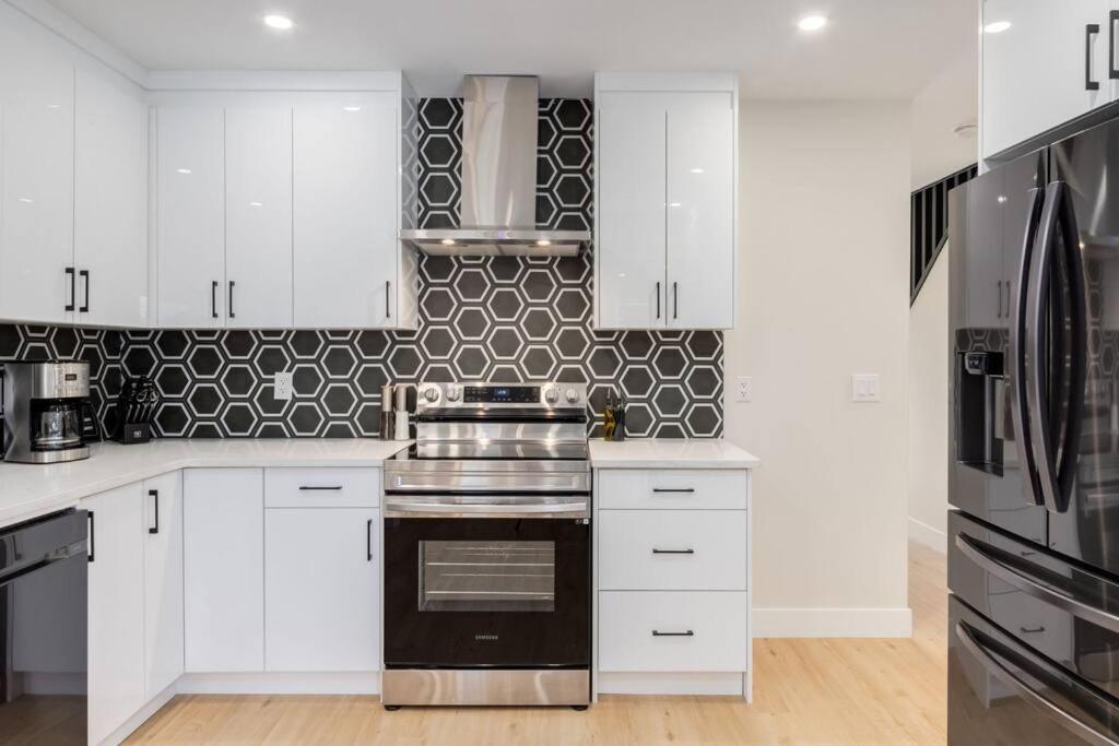 Pet Friendly & Accessible, 4 Beds YYC Exterior foto
