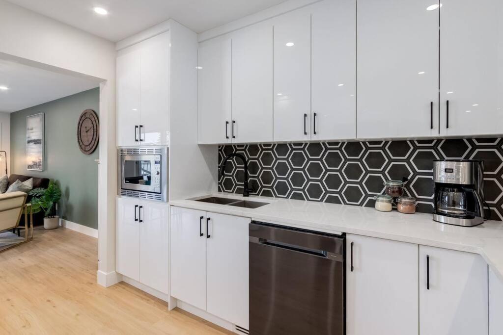 Pet Friendly & Accessible, 4 Beds YYC Exterior foto